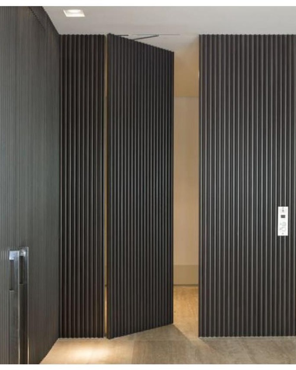 Hidden Door SIG-31-01