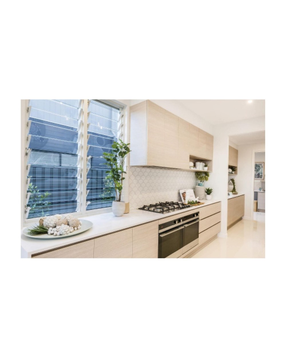 100 Series Adjustable Glass Louvre